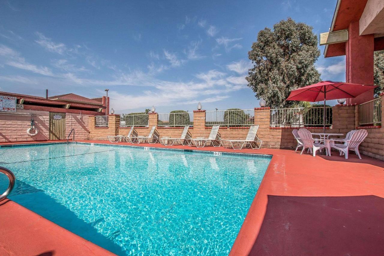 Econo Lodge Anaheim North Exteriér fotografie