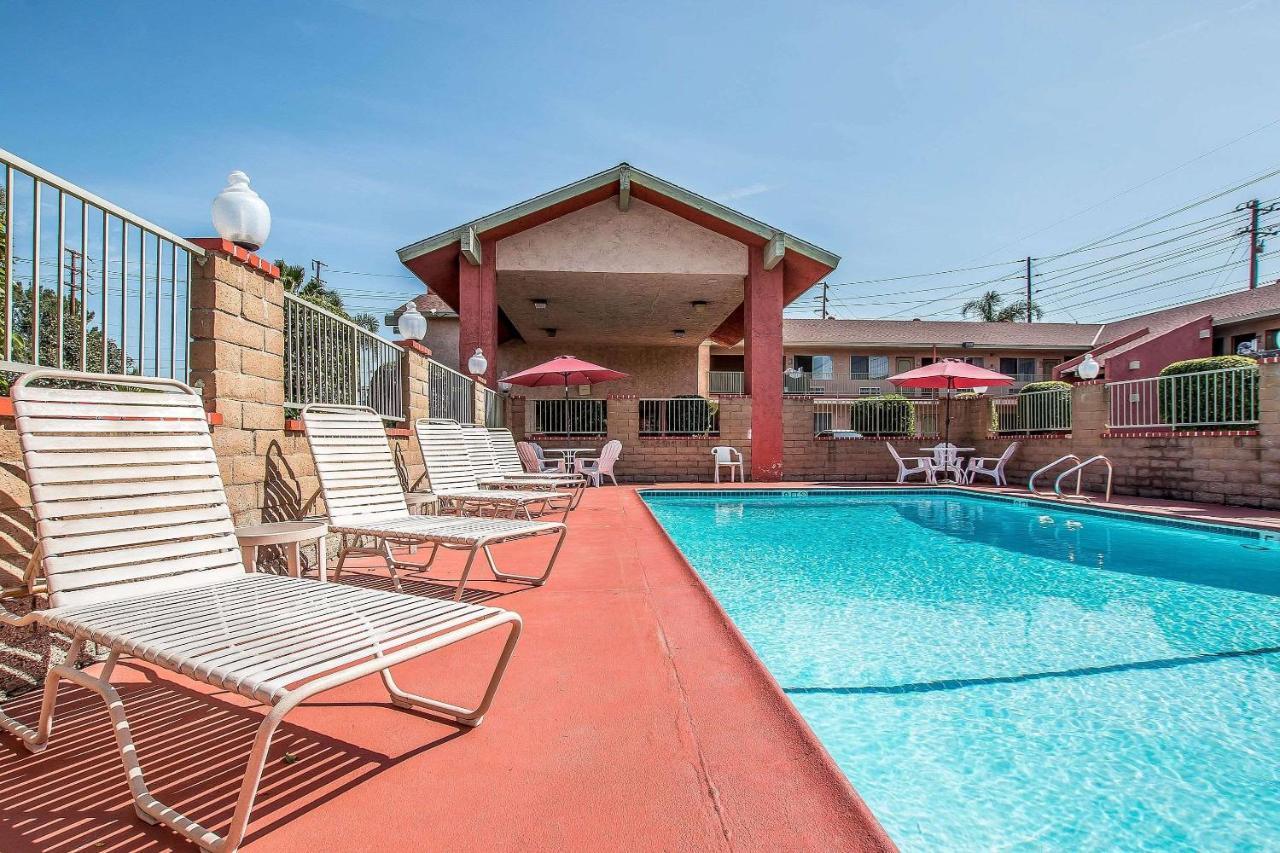 Econo Lodge Anaheim North Exteriér fotografie