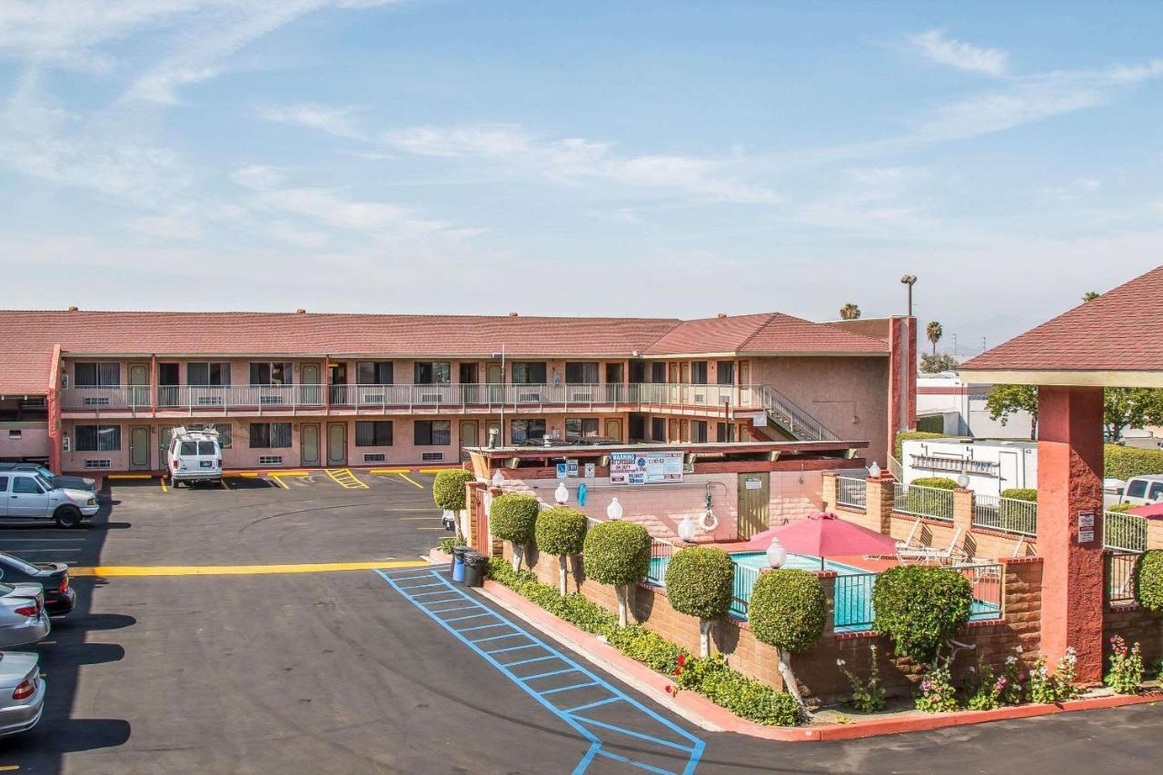 Econo Lodge Anaheim North Exteriér fotografie